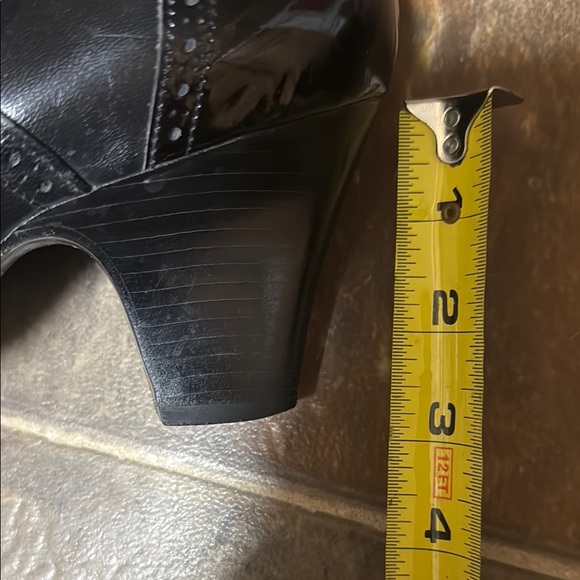 Via Spiga Black Patent Leather Oxfords - Picture 11 of 11